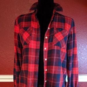 Aeropostale Red & Black Plaid Button-down top. Med